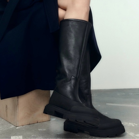 ZARA Black Leather Shearling Lined Platform Boots - Picture 3 of 8